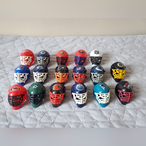 Mini Hockey Helmet collection 17pcs - Picture 3 of 7